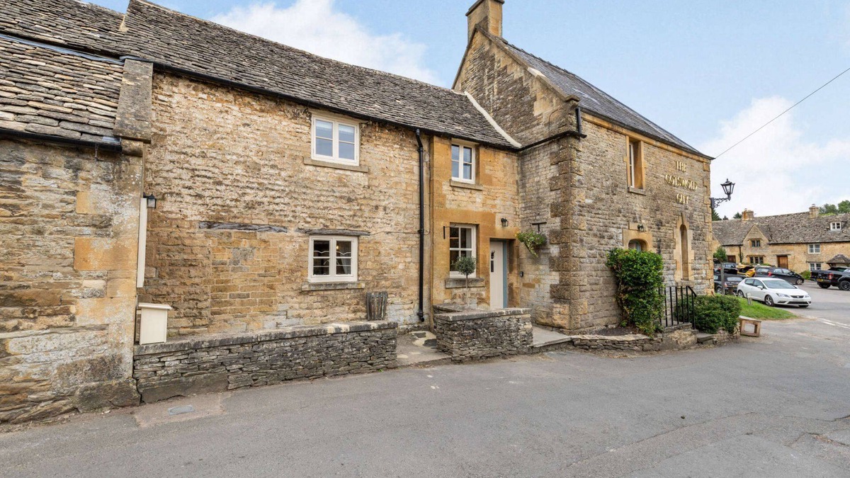 Guiting Power Cottage | Pet friendly Cotswold holiday accommodation with two bedrooms - The Cotswold Lady