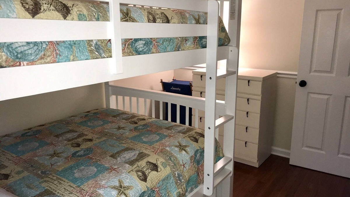 Town Bank House | Pet friendly cottage by the Delaware Bay-Townbank