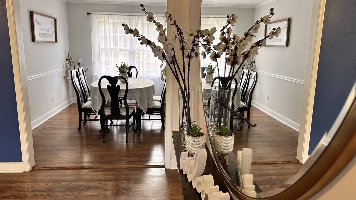Mechanicsville House | Pet Friendly Cozy & Comfy 3 BR House w Large Yard & Deck