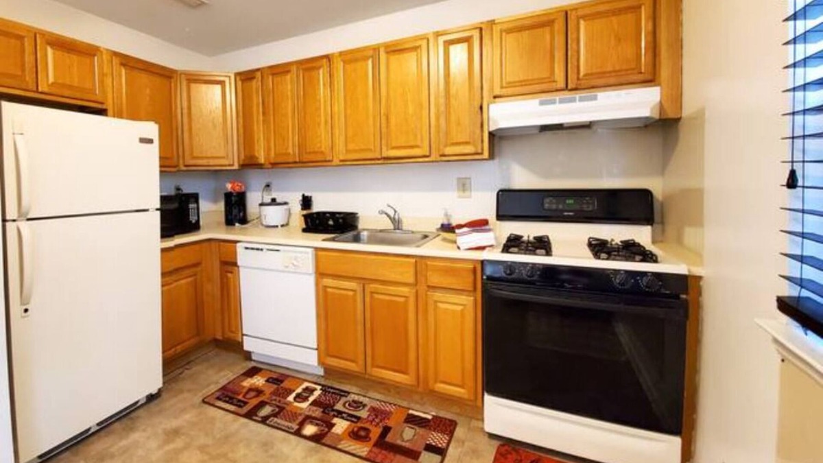 Bridgewater Apartment | Pet friendly,cozy 3bdroom,2 fullbath,golf course locale,free parking,Bridgewater