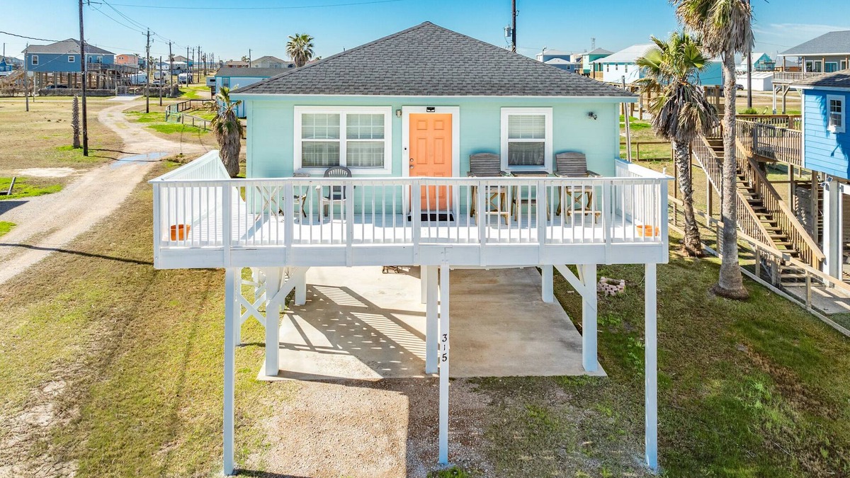 Surfside Beach Cottage | Pet Friendly - Cozy Home a Short Walk to the Beach