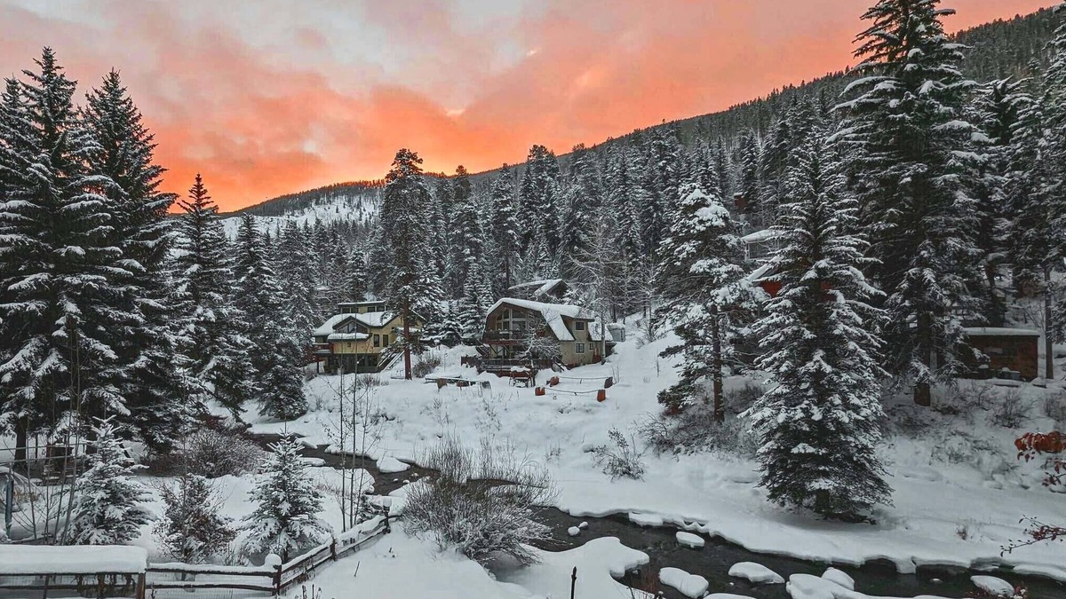 Vail Condo | Pet Friendly Creekside Condo - On Free Bus Route - Patio w/Grill