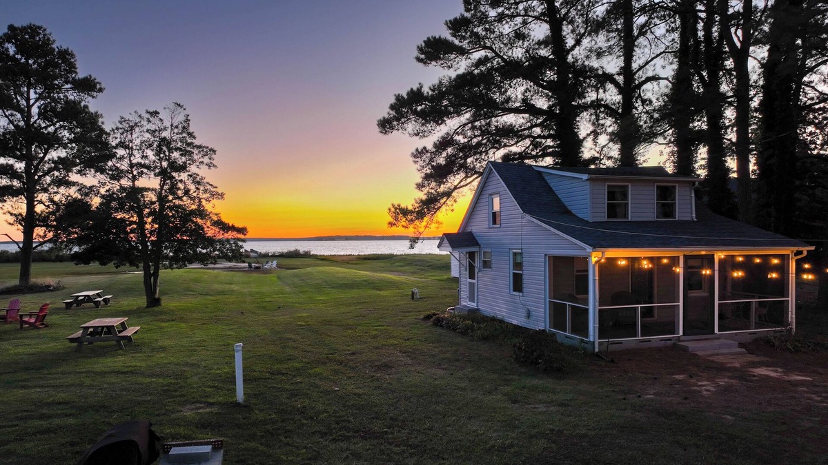 Fishing Creek Cottage | Pet Friendly Delightful Waterfront Cottage on Hoopers Island, MD.