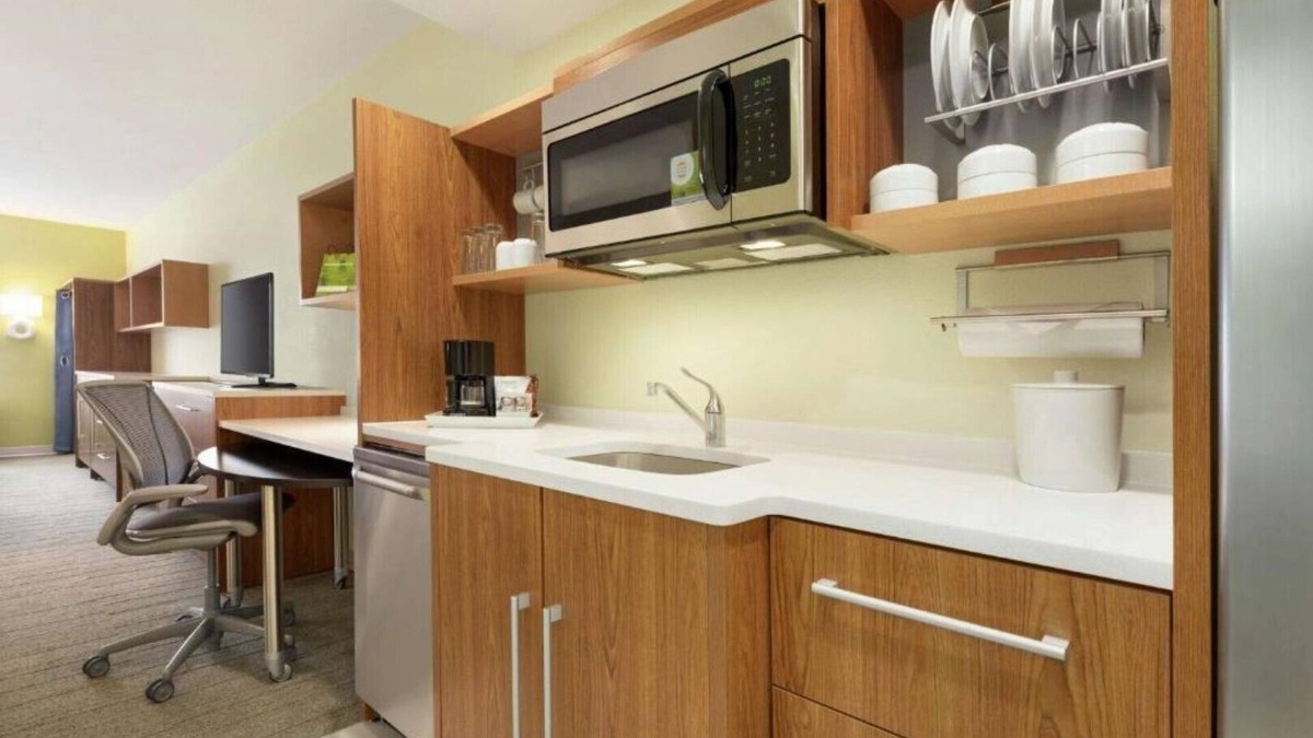 Roseville House | Pet-friendly, extended-stay