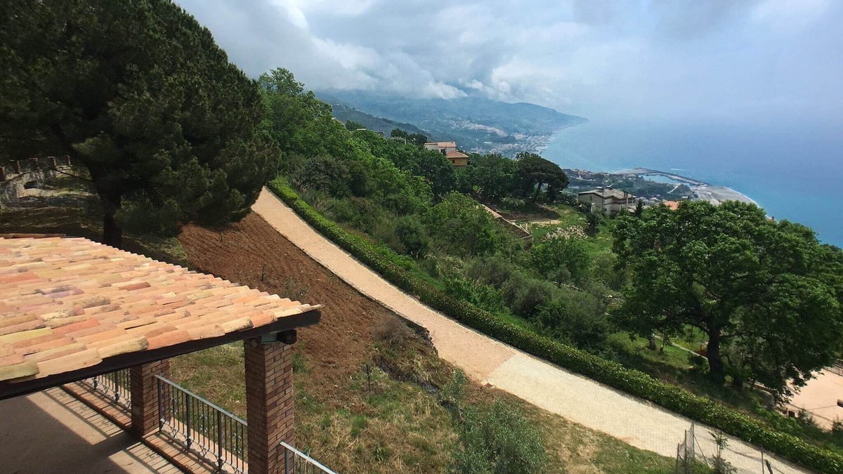 Cetraro Other | Pet-Friendly Farmhouse
