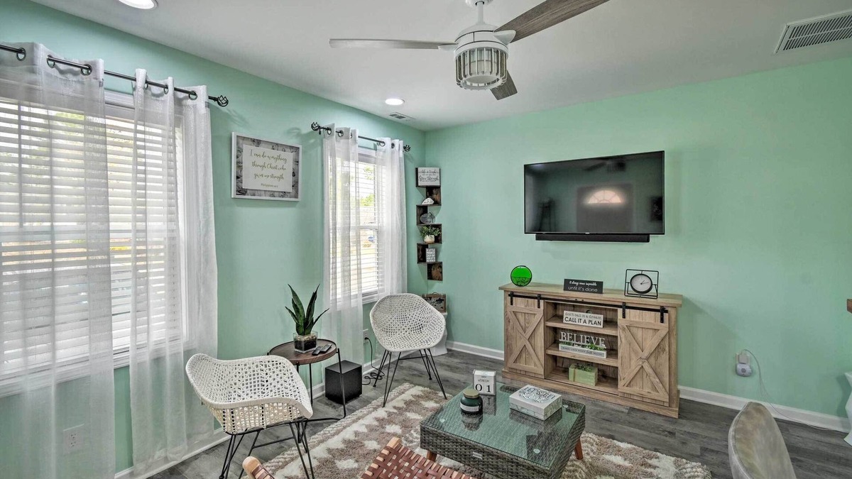 Fayetteville Cottage | Pet-Friendly Fayetteville Vacation Rental!