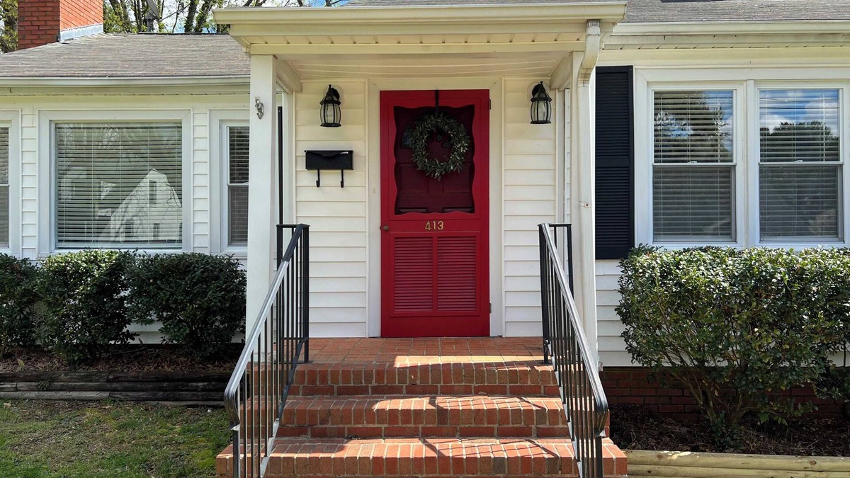 Clayton House | Pet Friendly|Fenced In|DT Clayton|Walkable