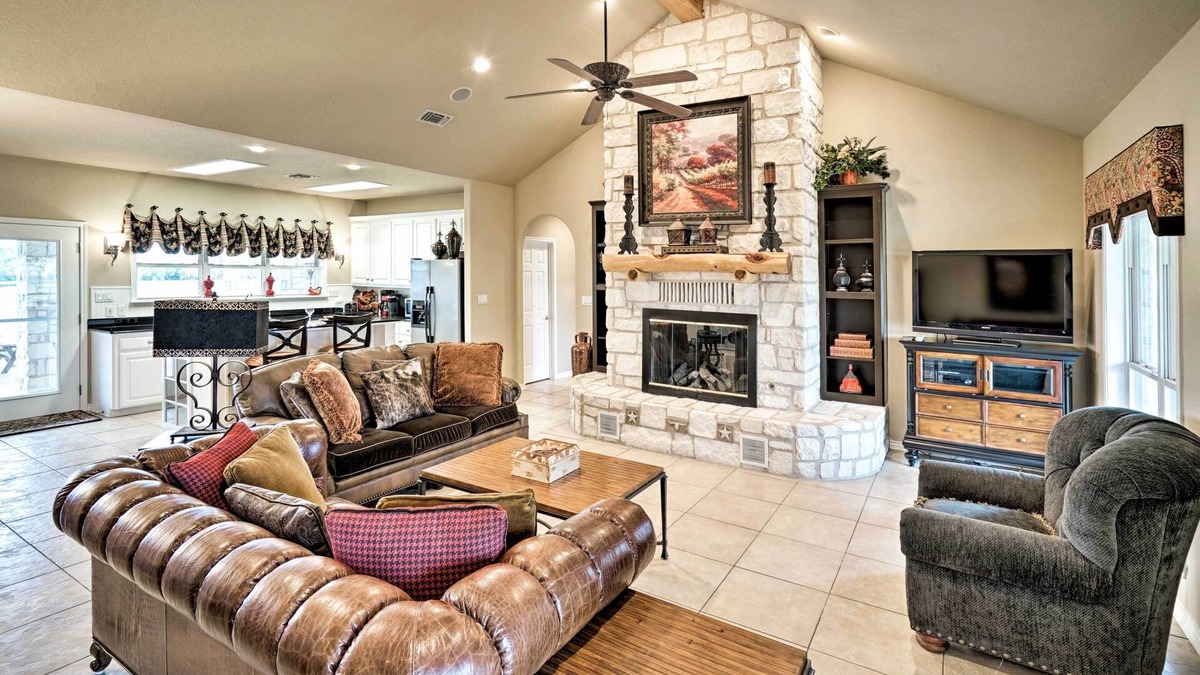 Waelder House | Pet-Friendly Flatonia House w/Patio & Gazebo!