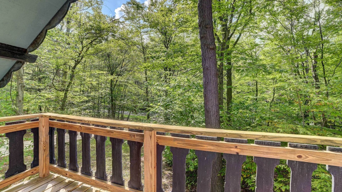 Michaywe Cottage | Pet-friendly Gem: Hike, Fish & Golf in Gaylord