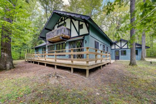 Michaywe House | Pet-Friendly Gem Hike, Fish and Golf in Gaylord