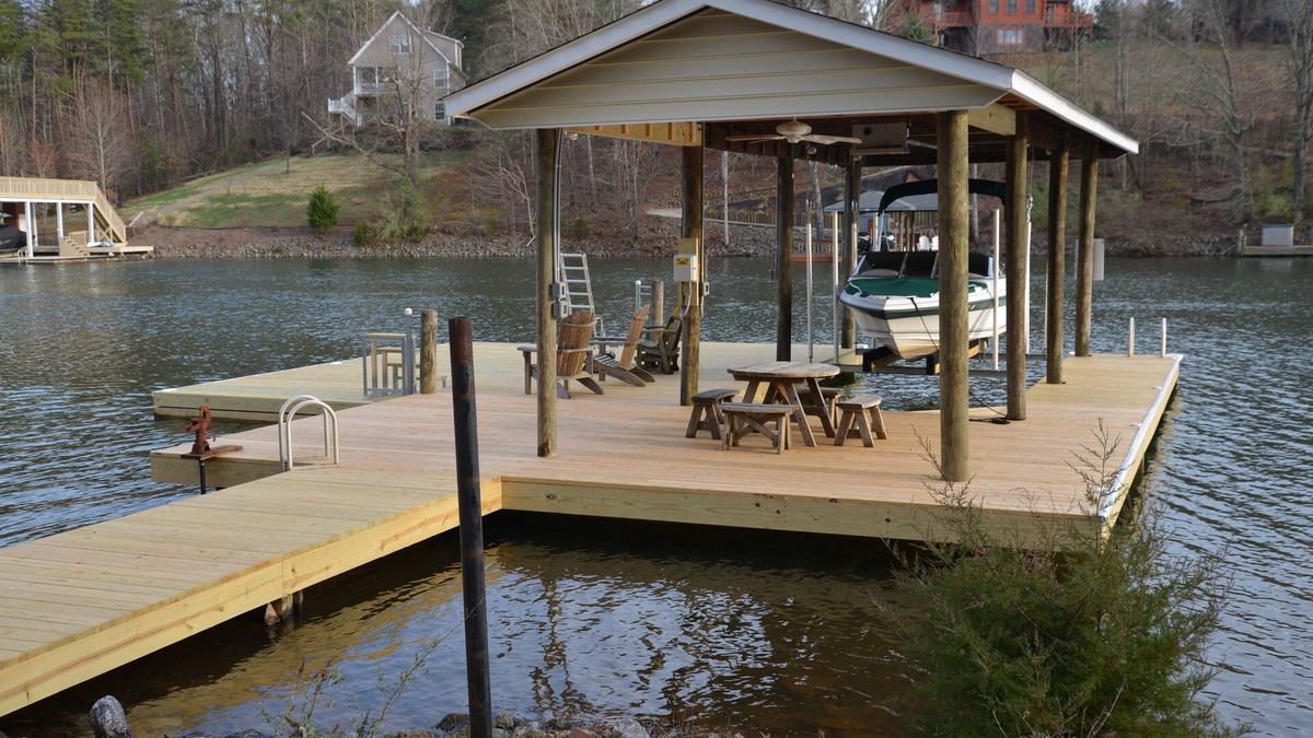 Moneta Cottage | Pet friendly, Gently sloping lot, large dock, Quiet cove, Great swimming!
