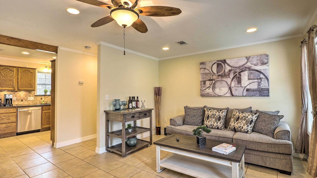 Georgetown House | Pet-Friendly Georgetown Home < 1 Mi to Dtwn!