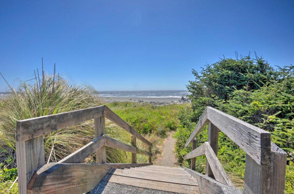 Gold Beach House | Pet-Friendly Gold Beach Townhome Ocean Views
