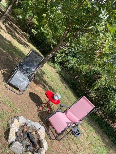 Graham House | Pet Friendly Graham Home Route 66 at The Mistletoe Farm