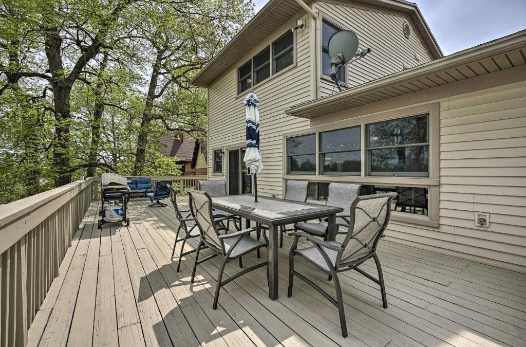 Grass Lake House | Pet-Friendly Grass Lake Retreat with Game Room!
