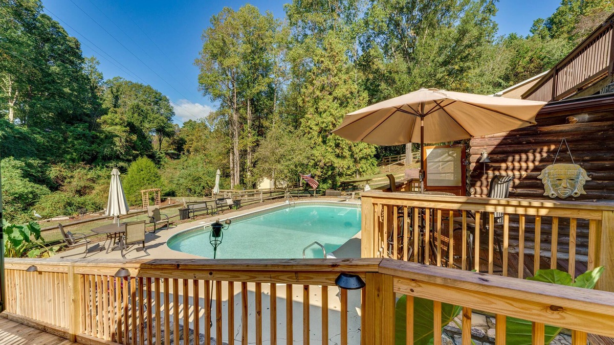 Hickory House | Pet-Friendly Hickory Vacation Rental w/Fire Pit!