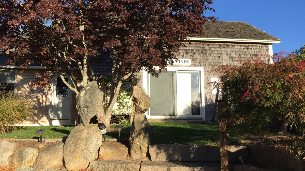 Chilmark Cottage | Pet-Friendly Historic Chilmark Cottage
