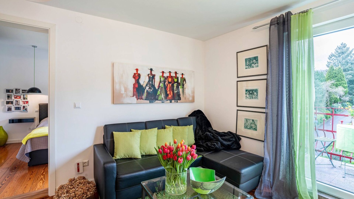 Badenscheuern Apartment | Pet-Friendly Holiday Apartment 'Lichtentaler Allee' with Balcony and Wi-Fi