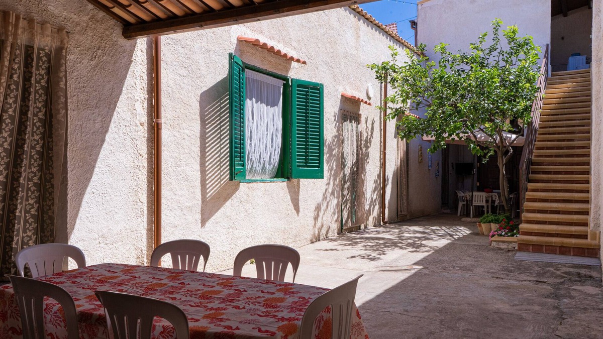 Tre Fontane House | Pet-Friendly Holiday Home 'Casa Dorotea' with Sea View & Terraces