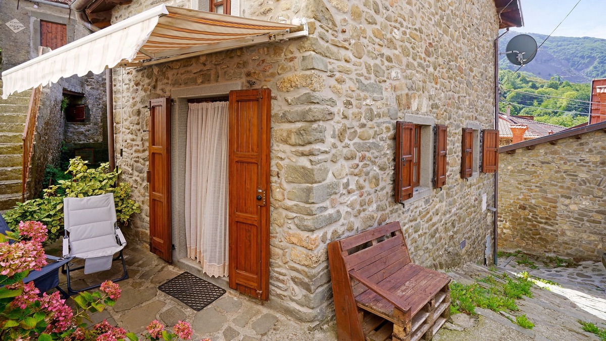 Pieve San Paolo House | Pet-friendly holiday home 'The nest in the country without fireplaces