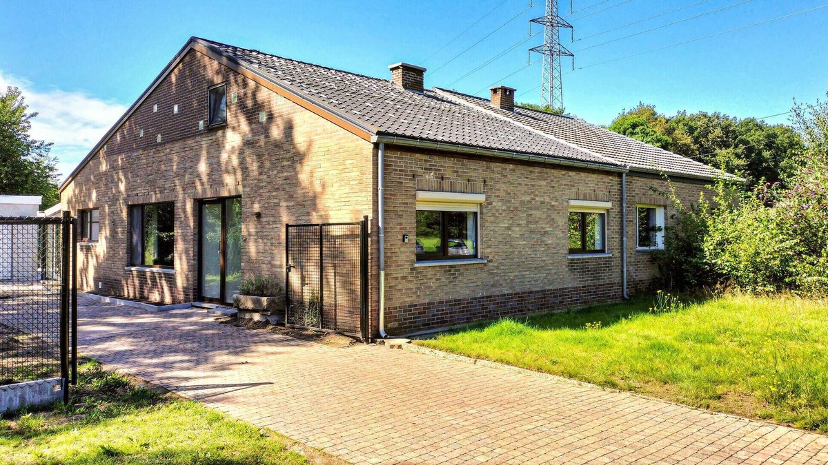 As House | Pet friendly home in As with WiFi