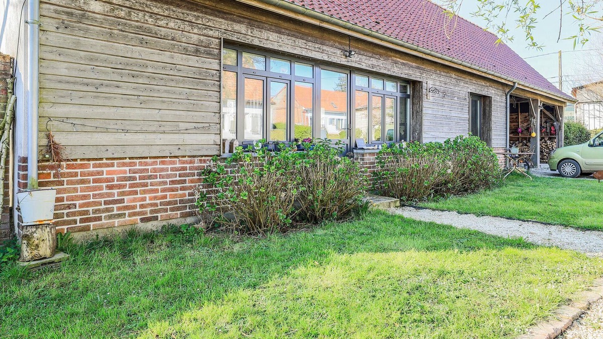 Becourt House | Pet friendly home in Becourt with WiFi