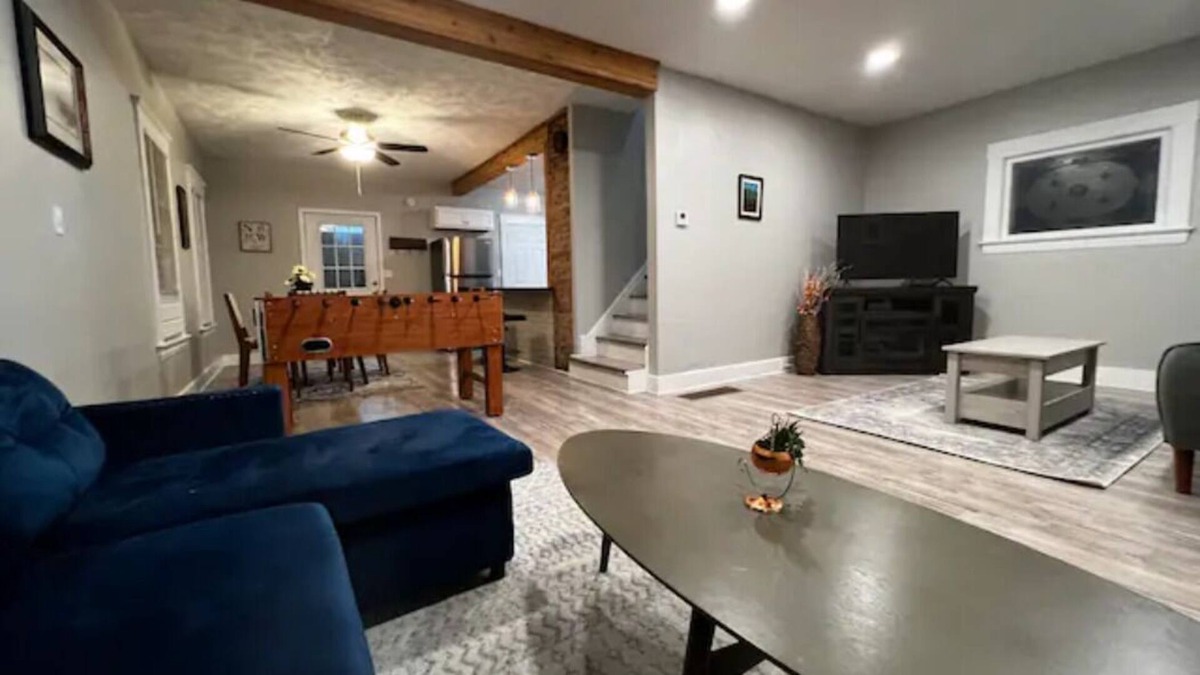 Old Brooklyn House | *Pet Friendly home, near Zoo*