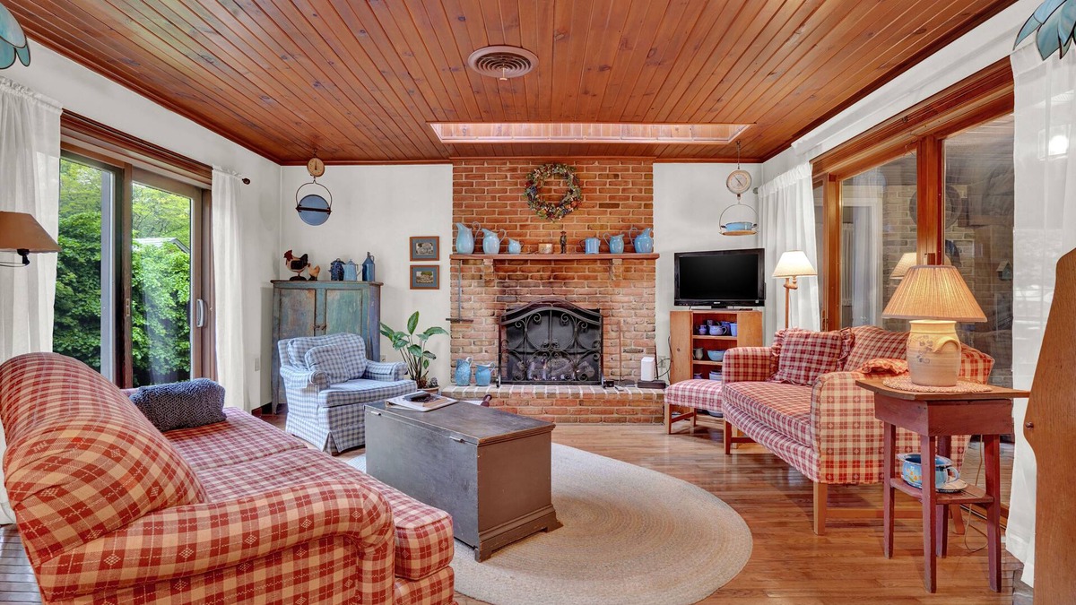 Columbia House | Pet Friendly Home Near Hershey & Gettysburg
