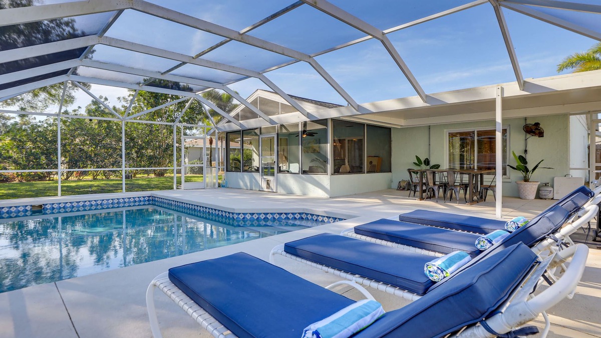 Shore Acre Heights House | Pet-Friendly Home w/Heated Pool in Bradenton