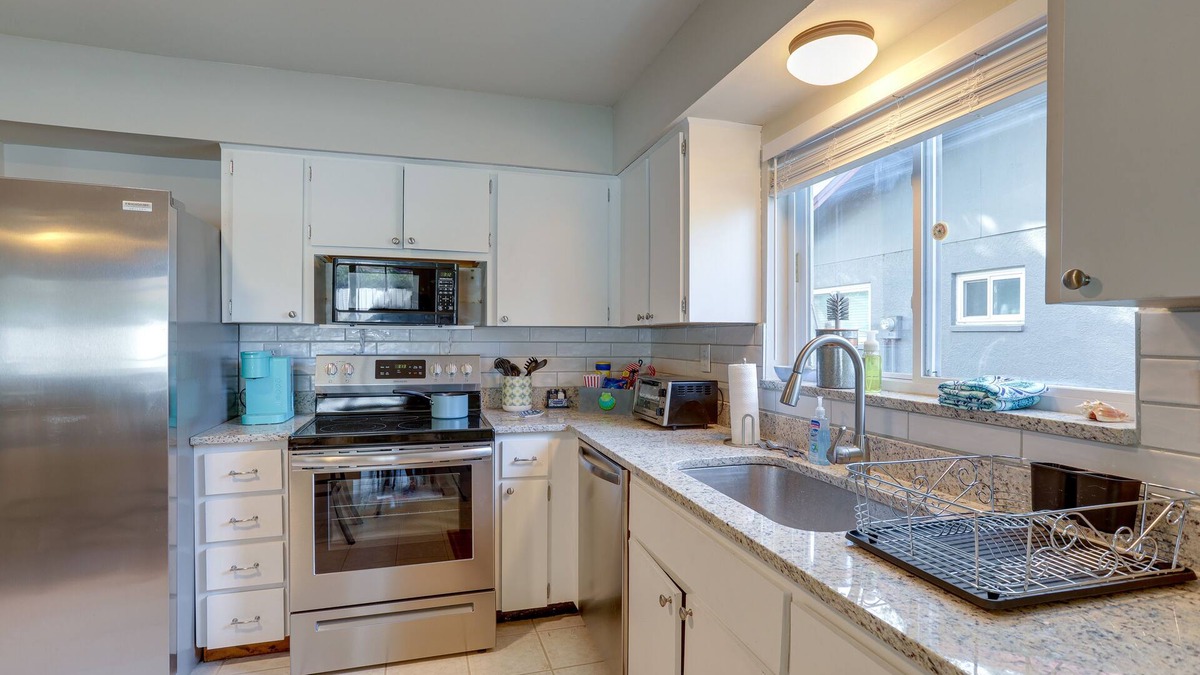 Palm Harbor Cottage | Pet-friendly Home w/Pool in Palm Harbor!