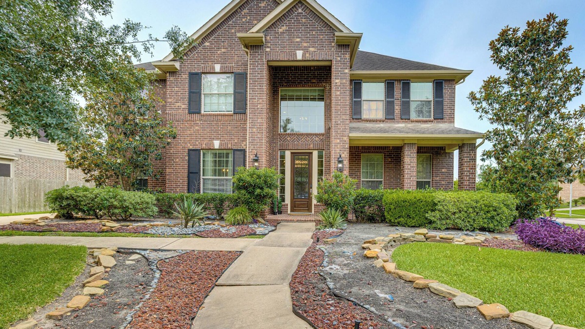Iowa Colony House | Pet-Friendly Home w/Patio & Yard in Rosharon