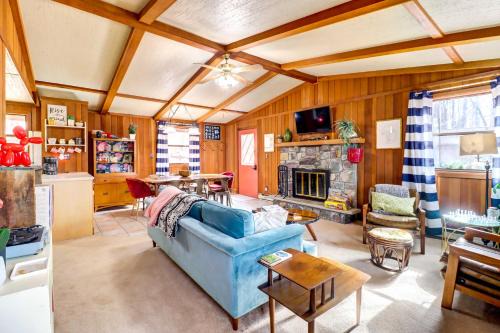 Gouldsboro House | Pet-Friendly Home with Deck at Big Bass Lake!