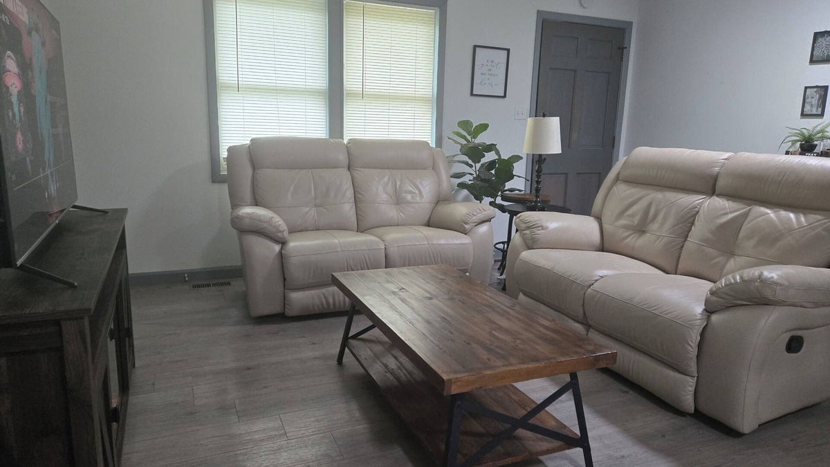 Crossville House | Pet friendly home & yard with pond, near golf