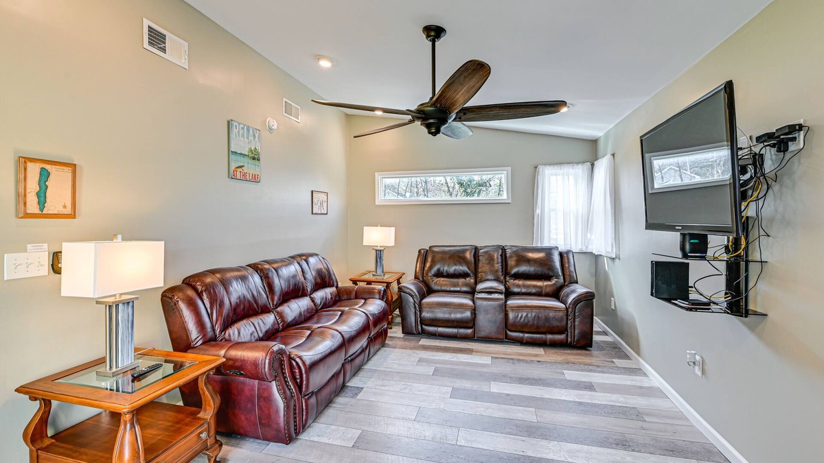 Town of Richmond Cottage | Pet-Friendly Honeoye Cottage Rental: Walk to Lake!