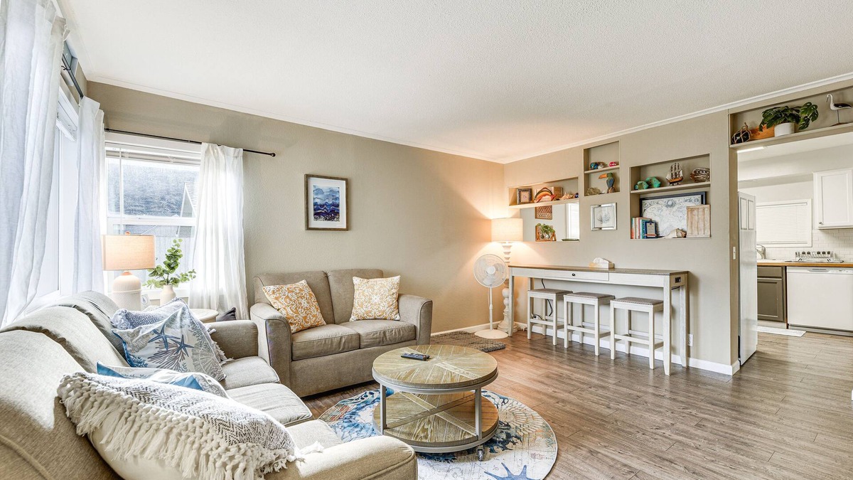 Aberdeen Cottage | Pet-Friendly Hoquiam Cottage Near River Access!