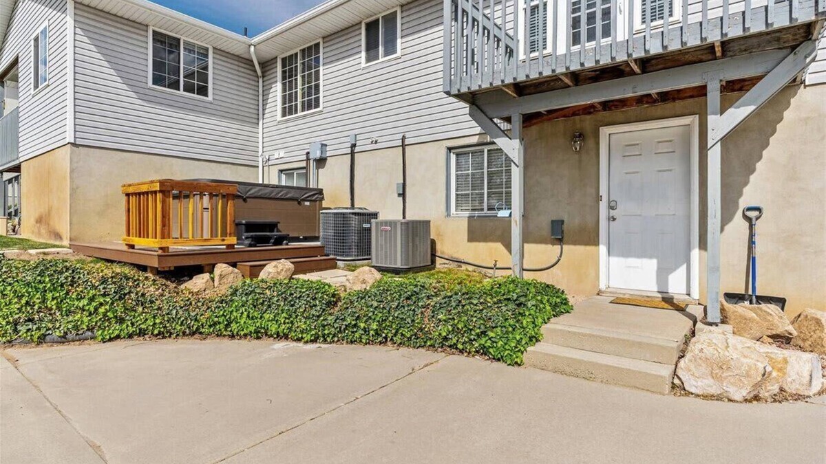 North Ogden House | Pet Friendly, Hot Tub & Fully Fenced Backyard!