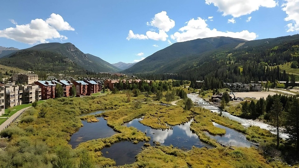 Mountain House Hotel | Pet-friendly Hotel, Outdoor Jacuzzi! 4 Relaxing Units, Free Shuttle, Breakfast!