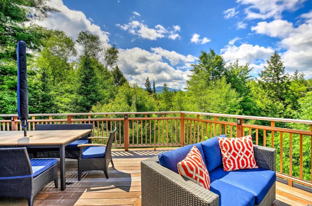 Stowe House | Pet-Friendly House with Deck - 10 Mi to Stowe Mtn!
