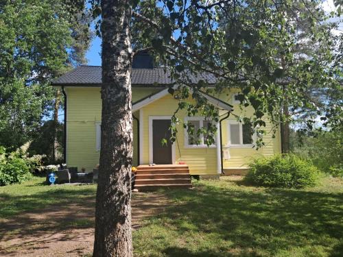 Elimaki House | Pet friendly house with wood sauna - Sleeps 8