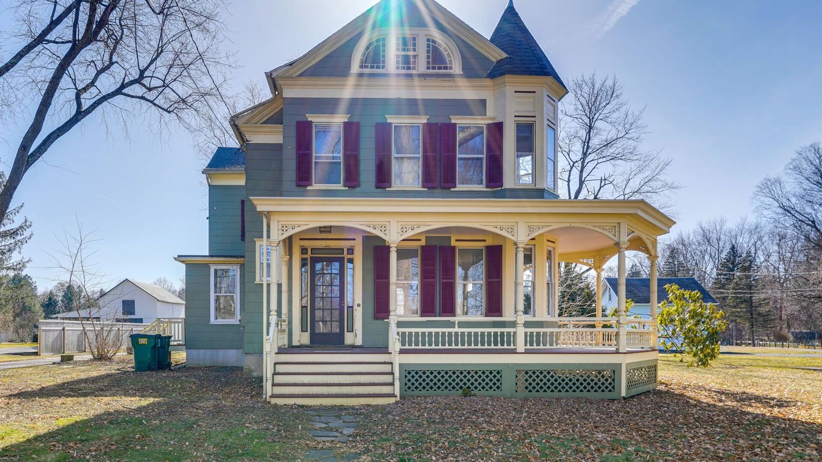 Claverack-Red Mills House | Pet-Friendly Hudson Home Near Won Dharma Center!