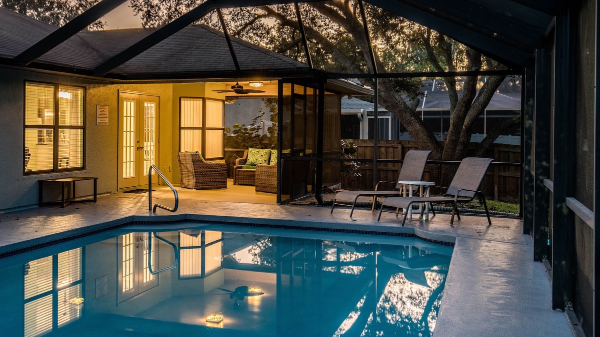 Sebastian Highlands House | Pet Friendly! Huge Heated Pool Quiet Neighborhood Close to Beach Gr8 4 Families!