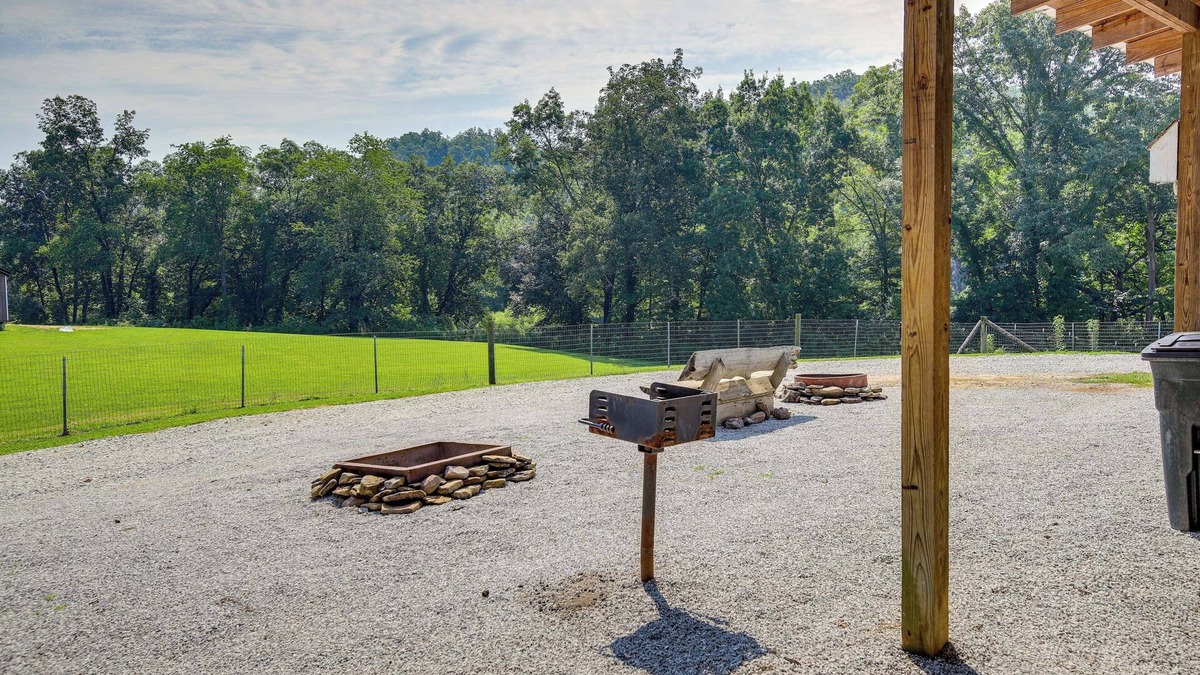 Winona Apartment | Pet-Friendly Huntsville Home: ATV Authorized Route