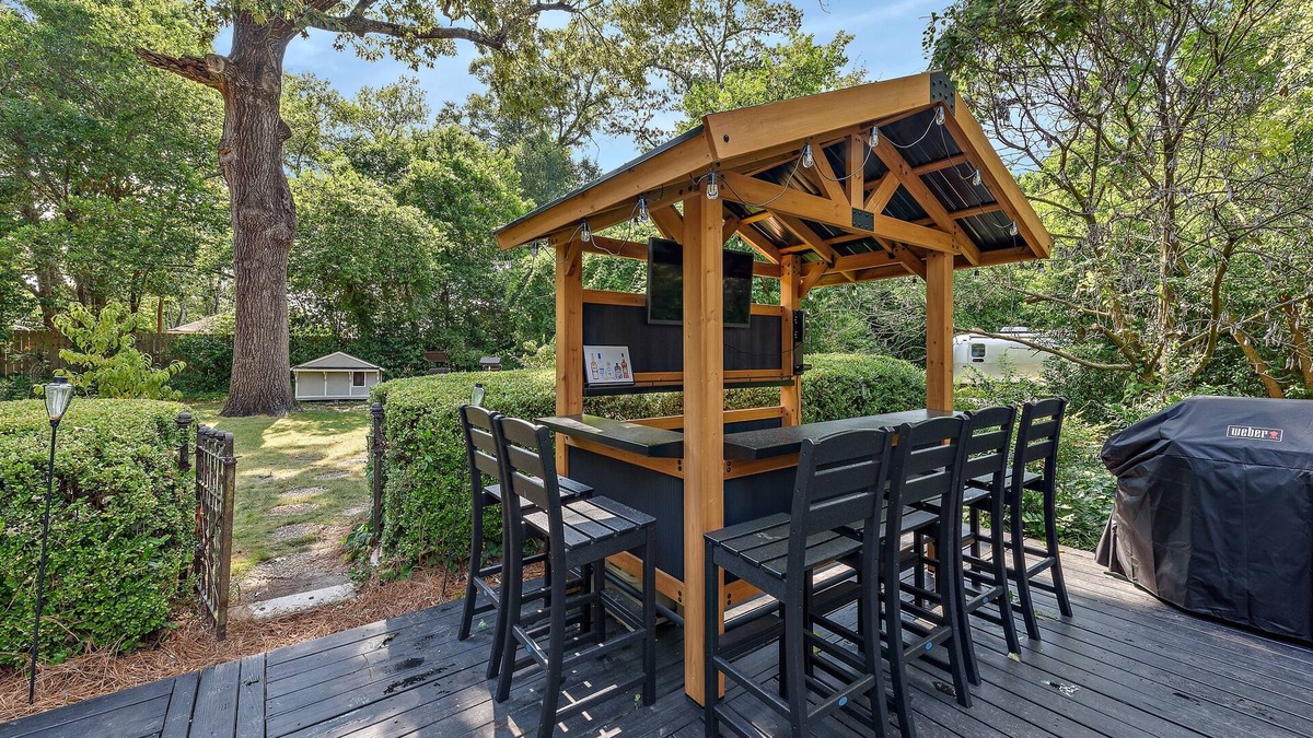 Columbus House | Pet-Friendly I 12 min to Ft Benning I Outdoor Bar