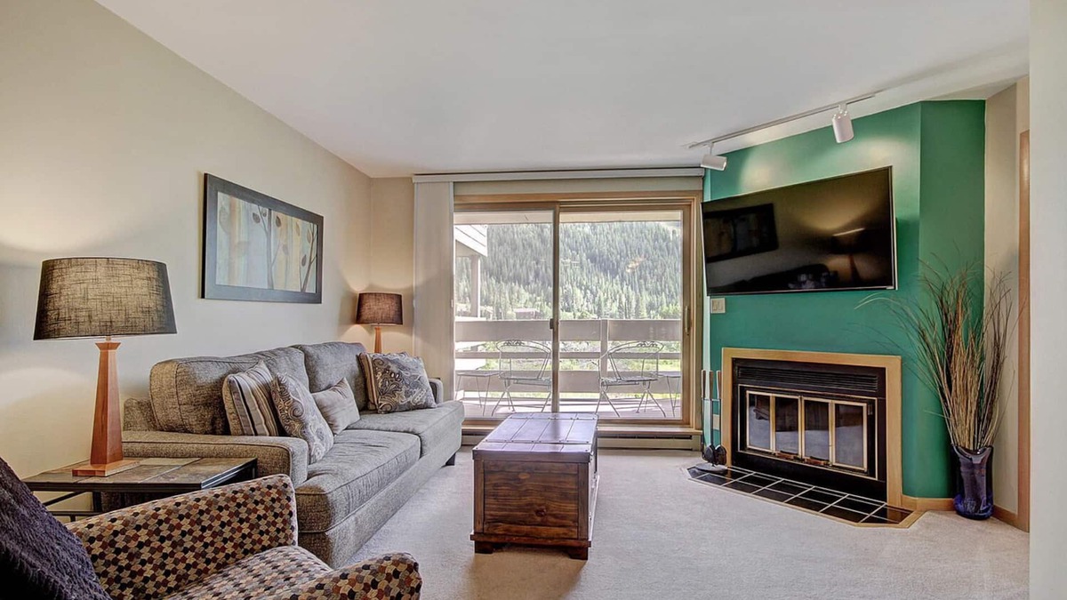 Mountain House Condo | Pet Friendly in Keystone! On River Trail. Walk/Shuttle to Dining, Shops