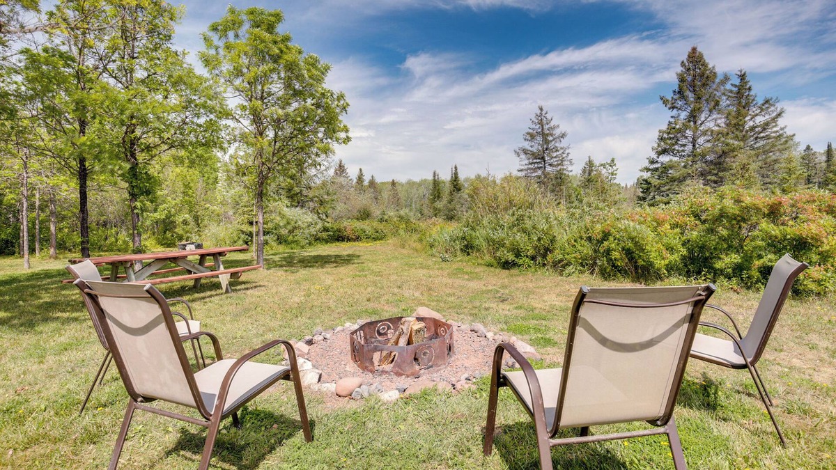 Iron River Cabin | Pet-Friendly Iron River Cabin with Fire Pit!