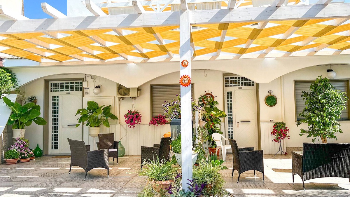 Leporano House | Pet-Friendly Holiday Home "A casa di Pietro Tre" with Sea View, Garden & Wi-Fi