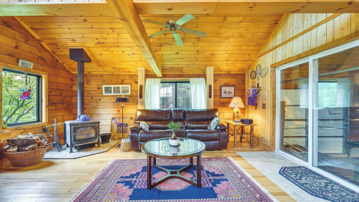 Jamestown Apartment | Pet-Friendly Jamestown Cabin w/Fire Pit and Deck!