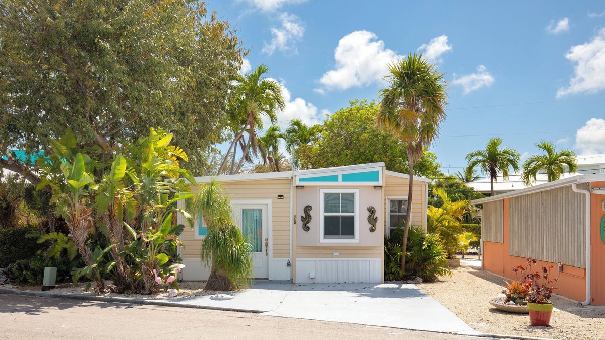 Cudjoe Key House | Pet-Friendly Keys Cottage at Plankton's Palace - Pool, Patio & Gated Access