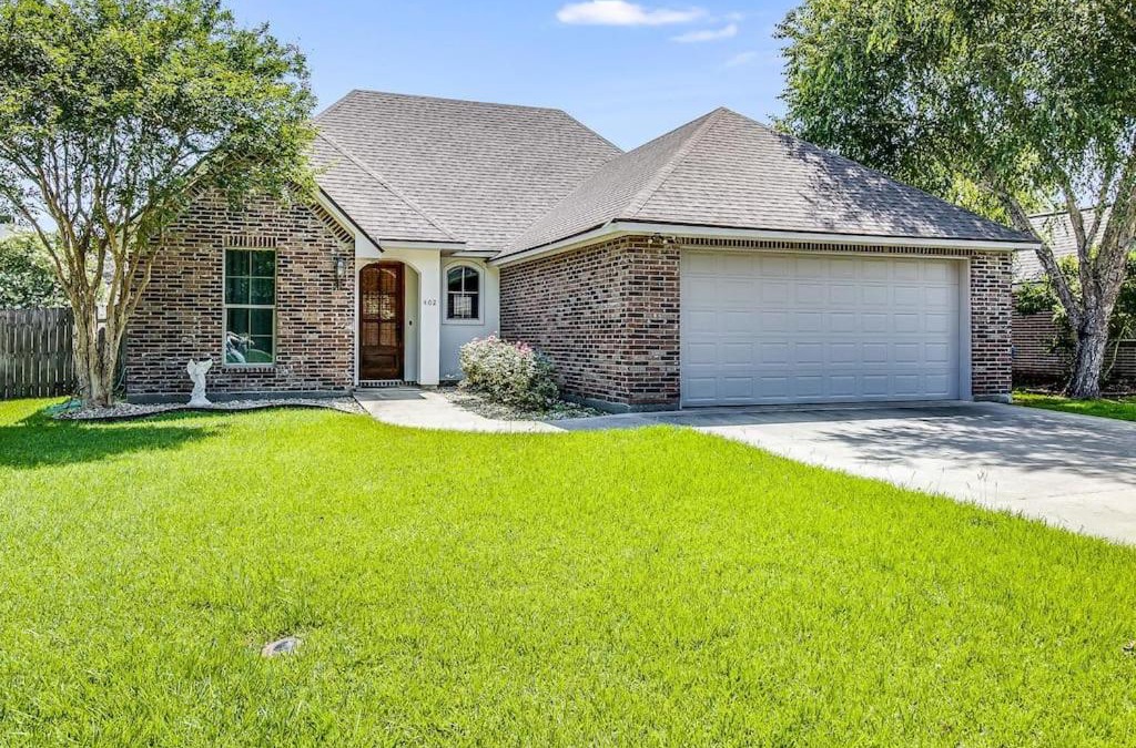 Lafayette Villa | Pet friendly,king bed,jacuzzi tub,separate shower