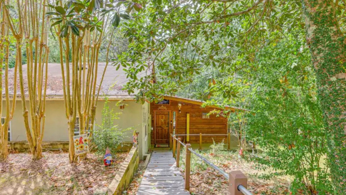 Titus Cottage | Pet Friendly -Lake Access- Single nights available